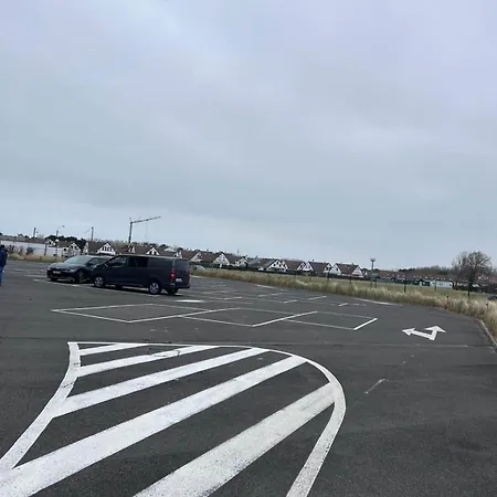 Joli, Calm, Vue Pres De La Διαμέρισμα De Haan