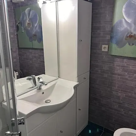 Joli, Calm, Vue Pres De La Διαμέρισμα De Haan